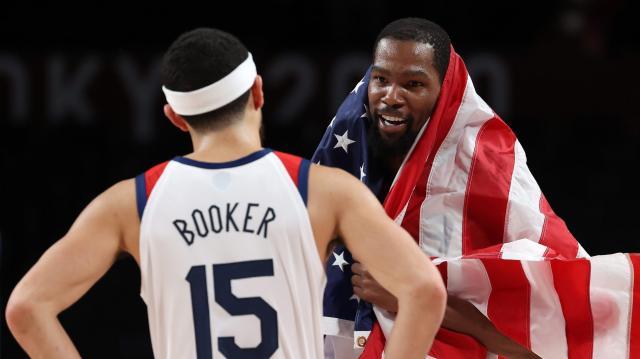 1676433576111046200.jpg GettyImages-1332795555-scaled-e1649271593245.jpg